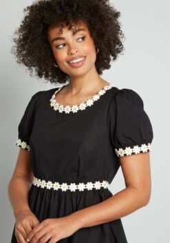 Daisy Afternoons Embroidered Babydoll Dress -Bunny Shop 206102 BLK 4