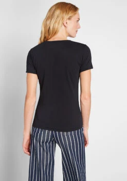 No Brand Dive Bars And Muscle Cars Graphic Tee -Bunny Shop 91c3b0f160f9322af303db84f1105ff1