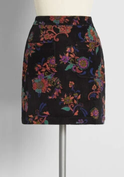 Informed Ensemble Mini Skirt -Bunny Shop b2f3f7c6663321e85e536239bd25819a