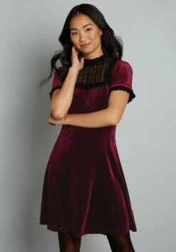HELL BUNNY Victorian Vibes Velvet Mini Dress